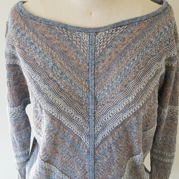 White House Black Market | Scoop Neck Sweater - Picture 2 of 9